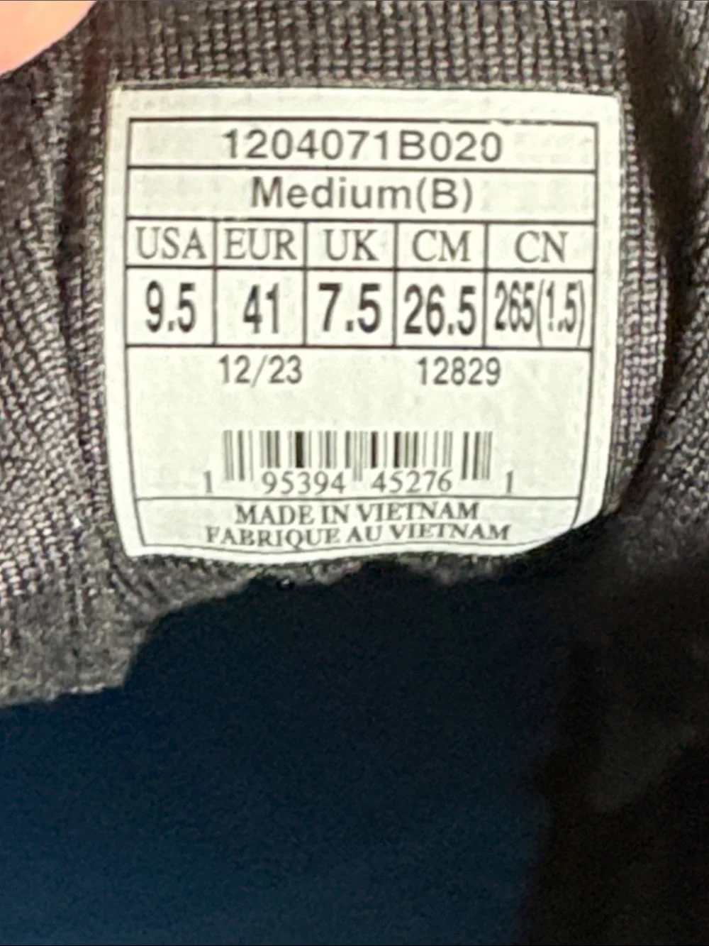 Womens  Brooks black Running Sneakers